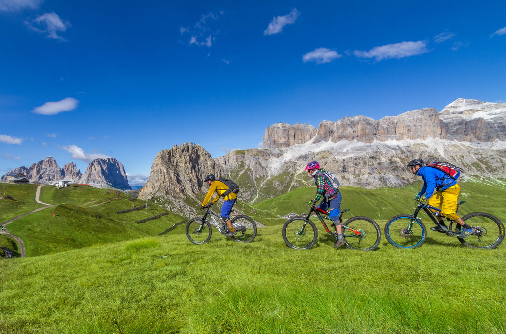 content-dam-org-3-images-full-rights-guide-alpine-e-accompagnatori-fassabike-mtb-school-bike-park-canazei-apt-val-di-fassa