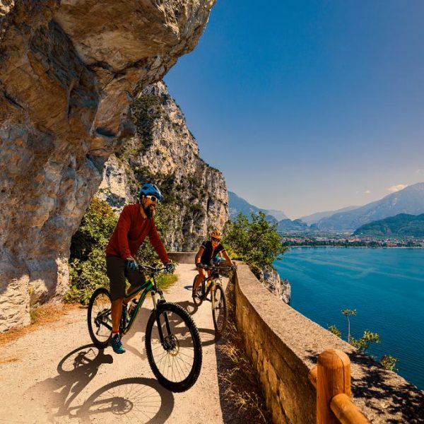 lake-garda-bike-path